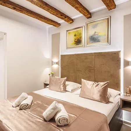 Apartman Evala *
