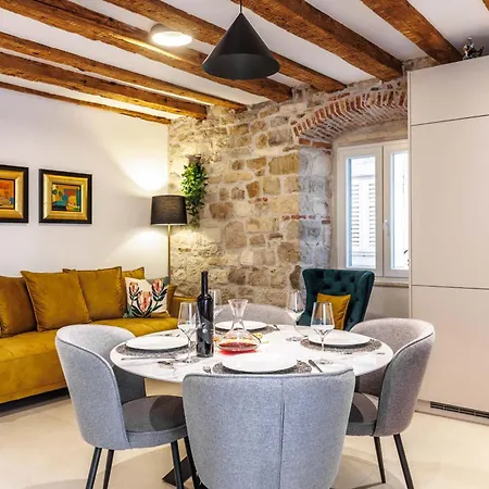 Evala Apartman *