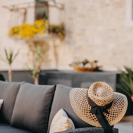 Evala Apartment